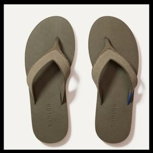 Rothys The Men's Flip Flop in Moss Green